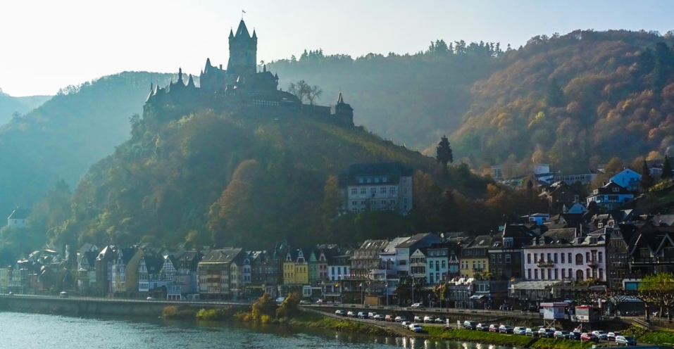 Uphill in the spa town: new water pipeline through steep slope